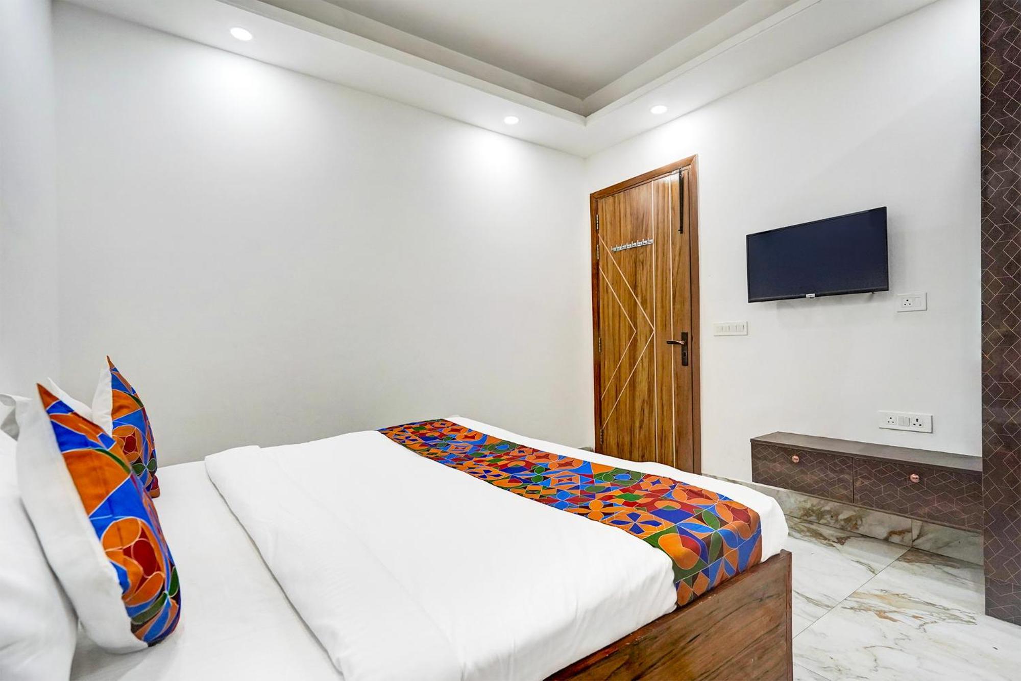 Hotel Fabhotel Nyt Residency